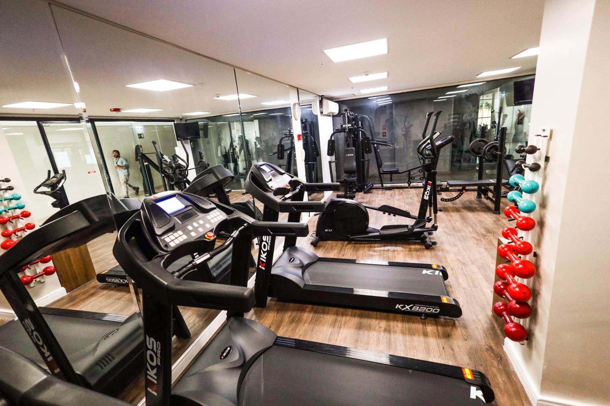 Hotel Inter Cuiaba Kültér fotó The gym at the hotel