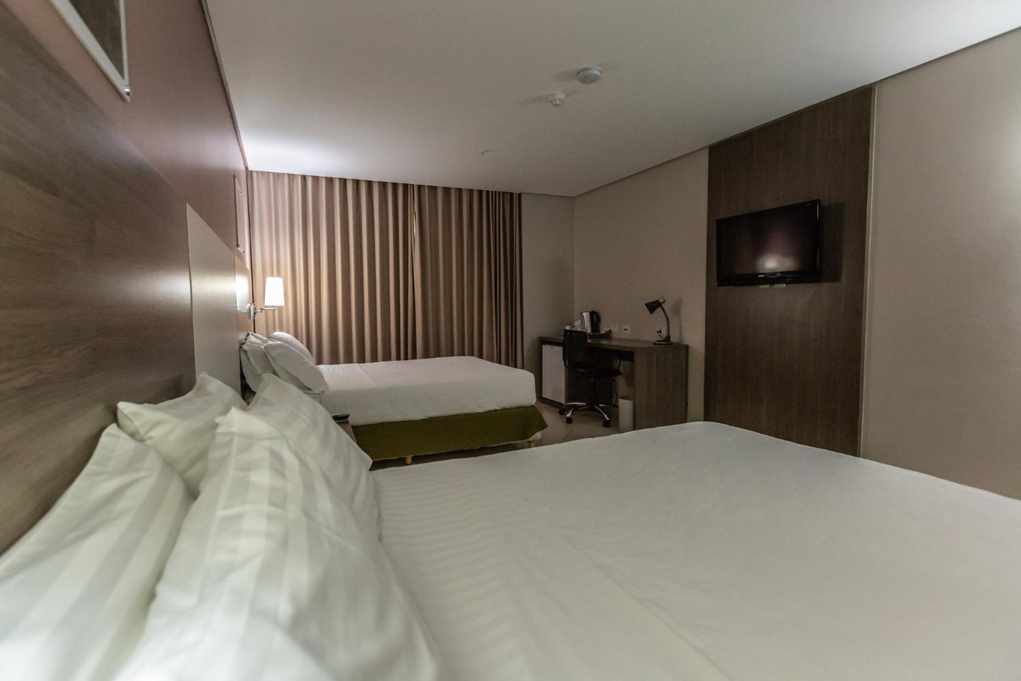 Hotel Inter Cuiaba Kültér fotó A room at the hotel