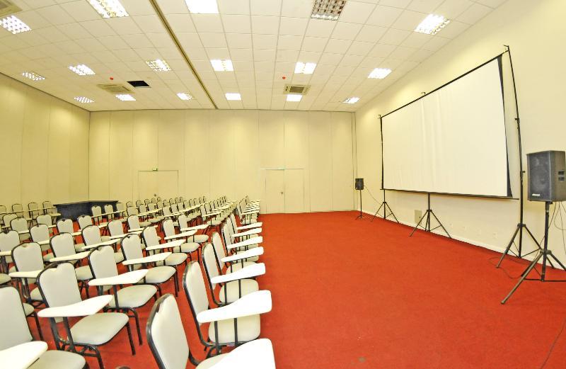 Hotel Inter Cuiaba Kültér fotó A typical classroom at the university